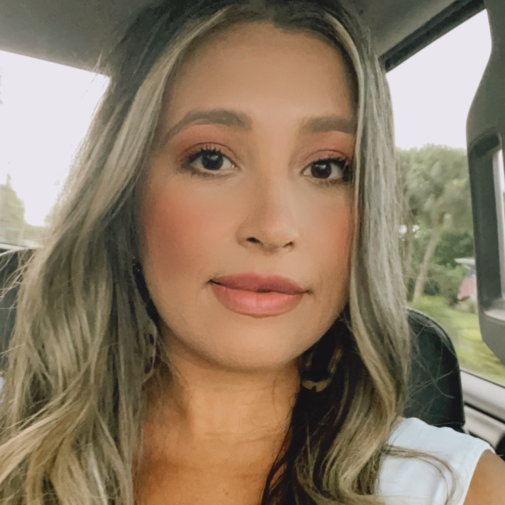 Meet your Posher, Joelle